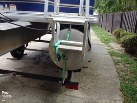 2013 Sun Tracker Fishin' Barge 20 Dlx à vendre