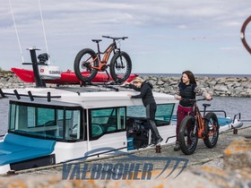 Axopar 37 Sport Cabin