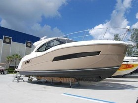 Carver Yachts 37