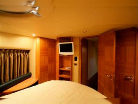 Buy 2008 Azimut Flybridge