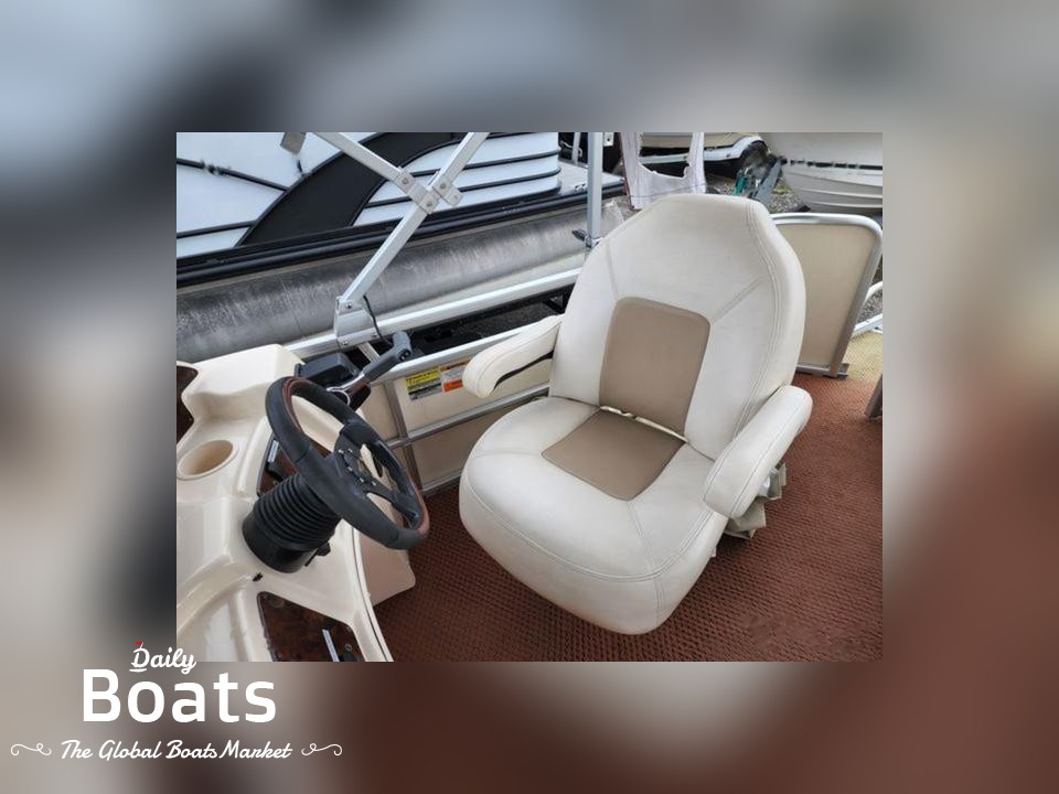 2004 Godfrey Marine 824A for sale. View price, photos and Buy 2004