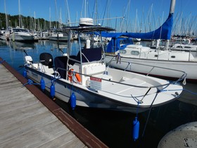 2016 Boston Whaler 210 Montauk