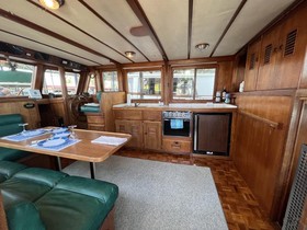 Kjøpe 1977 Custom 36 Tri Cabin