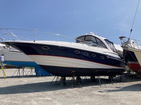 2005 Regal 4260 Express Cruiser à vendre