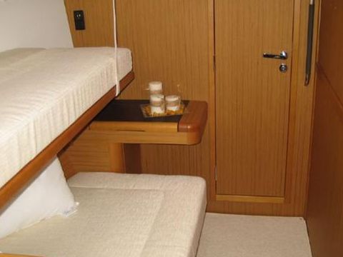 Rent 2010 Jeanneau 57