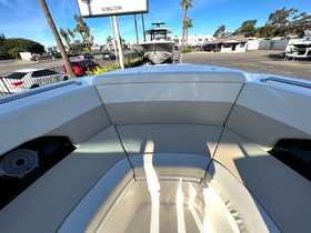 2023 Boston Whaler 240 Vantage