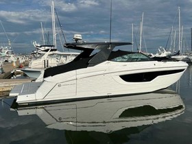 Buy 2020 Cruisers Yachts 38 Gls