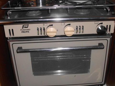 2006 Tracker 24