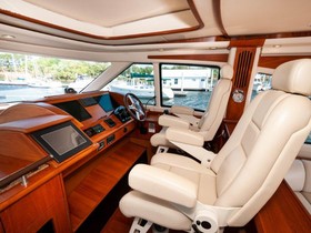 2014 Tiara Yachts 5800 Sovran eladó
