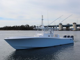 Buy 2017 Invincible 42' Center Cabin