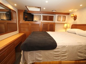 2000 Offshore Yachts Pilothouse