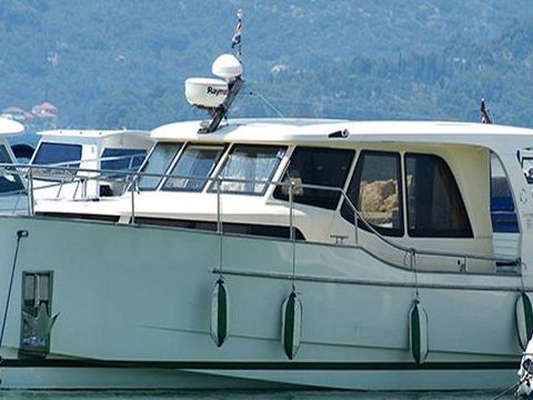 Greenline 33 Hybrid