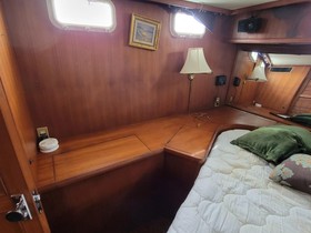 1984 Present Yachts 42 Sundeck