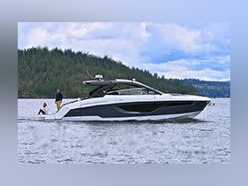 2023 Cruisers Yachts 42 Gls Outboard