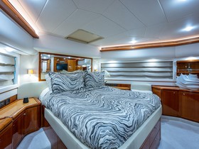 2006 Ferretti Yachts 830