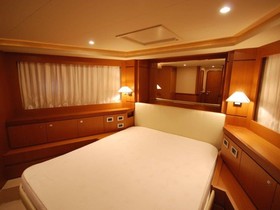 2010 Ferretti Yachts 690