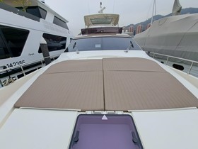 2016 Ferretti Yachts 870