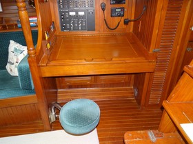 1984 Vagabond Westwind 42 Center Cockpit на продажу
