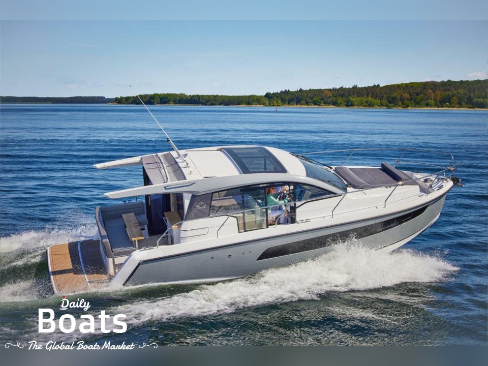 2023 Sealine C335