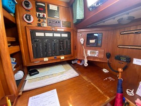 1990 Bristol 41.1 Center Cockpit