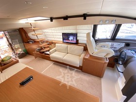 2009 Ferretti Yachts 592