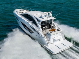 Buy 2022 Cruisers Yachts Cantius 50