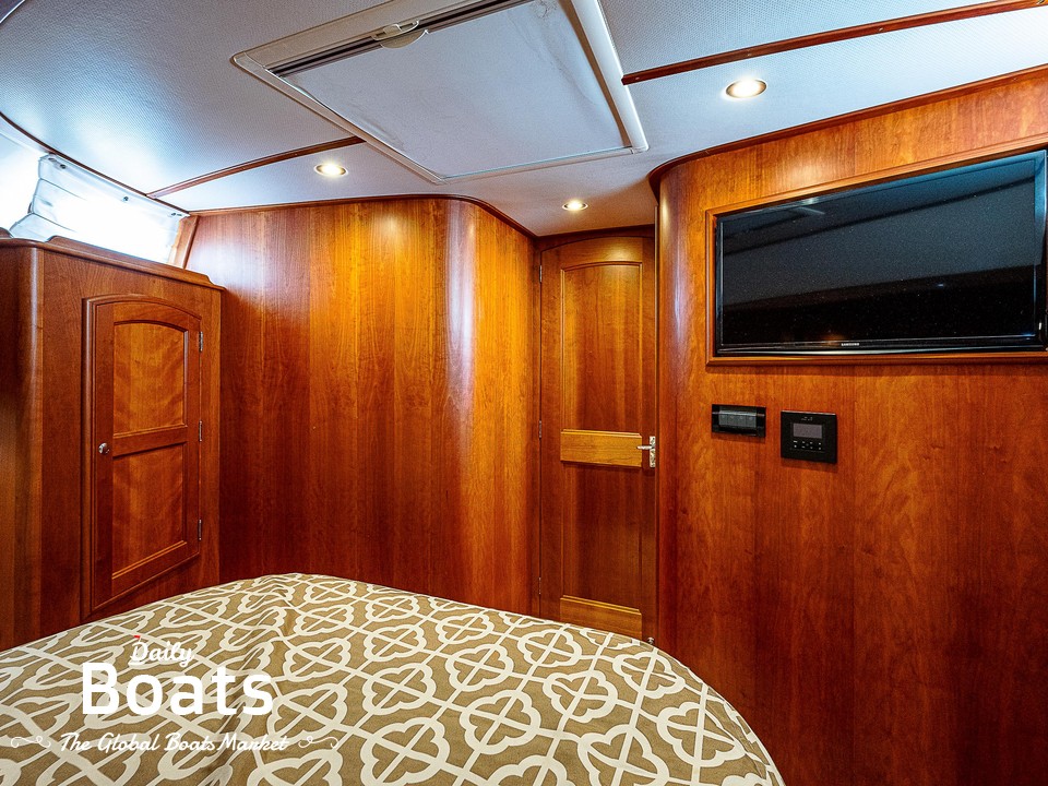 2015 Hinckley Talaria 48 Flybridge for sale. View price, photos and Buy