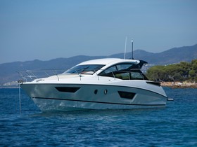 Kupiti 2018 Beneteau Gran Turismo 40