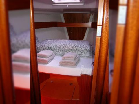 Buy 2009 Delphia 33