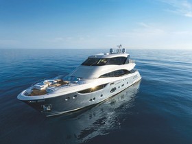 Vegyél 2023 Monte Carlo Yachts Mcy 105 Skylounge