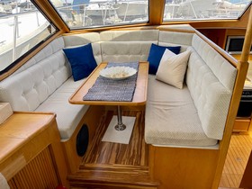 1990 Dyna Vantare Cockpit Motor Yacht