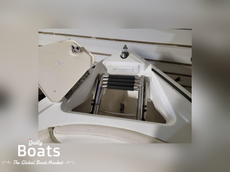 2013 Cruisers Yachts 238 на продажу. Посмотреть цену, фотографии и ...