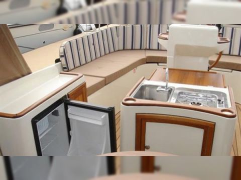 2014 Intercruiser 27 Cabin