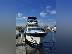 Купить 1984 Chris-Craft 410 Commander Yacht