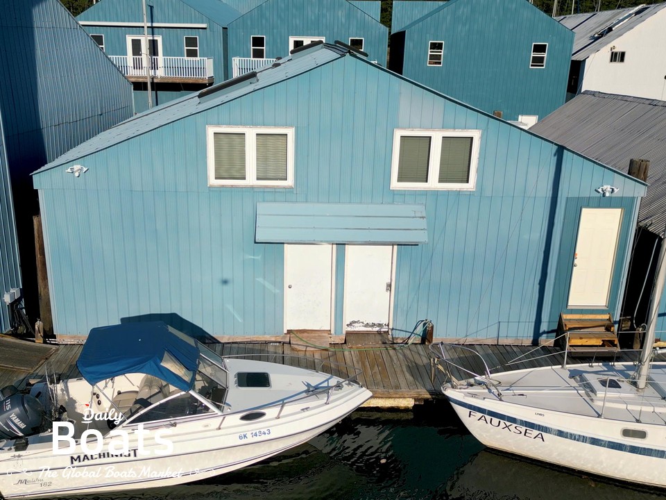 1995 Custom Boathouse