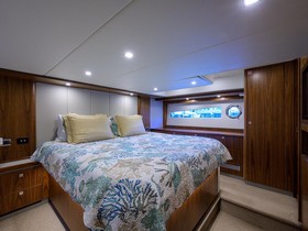 2017 Riviera 5400 Sport Yacht на продажу