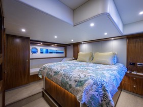 Купить 2017 Riviera 5400 Sport Yacht