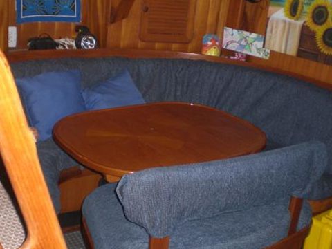 1997 Hylas 49