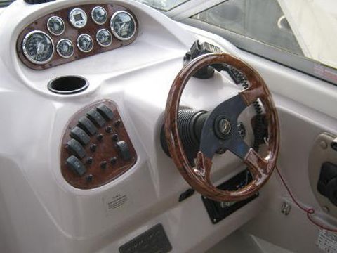 2000 Regal 2460 Commodore for sale