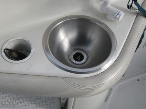 Buy 2000 Regal 2460 Commodore