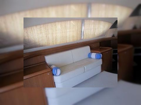 2009 Ferretti 551