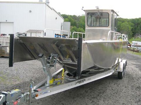  26' Aluminum Landing Craft /Enclosed Wheelhouse