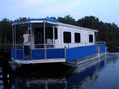  2008 Factory Demo Lake Traveler Houseboat /Expandable