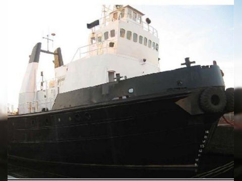  35.81M X 9.48M X 3.75M Steel Twin Screw Tugboat Built In England