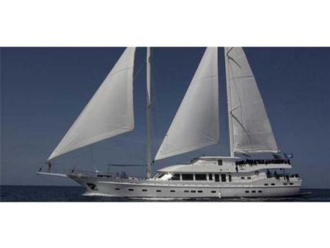 Luxury Yacht 37 m.