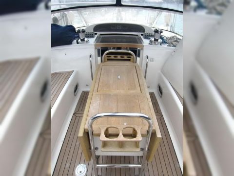 Buy 2005 Moody 64