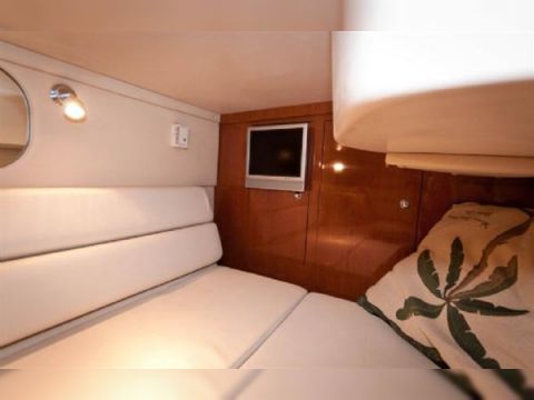 2005 Regal 3560 Commodore for sale