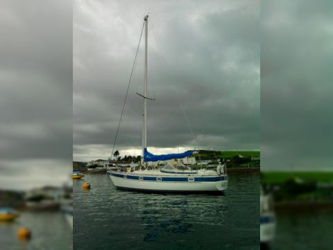 Hallberg Rassy 352