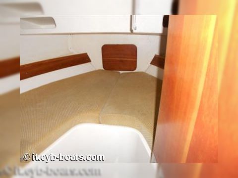 1985 Azimut 28 for sale