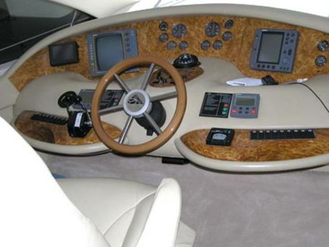 2000 Azimut 68